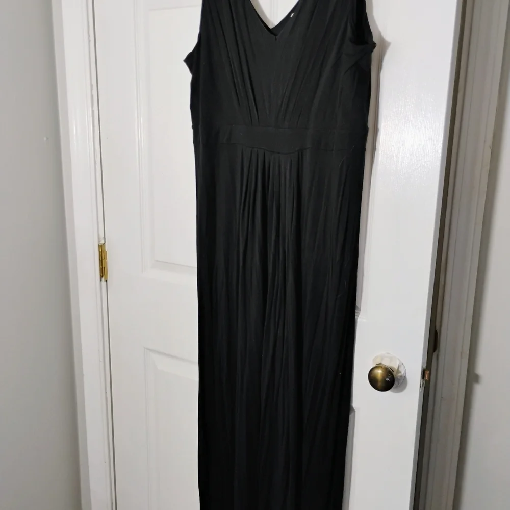 Elegant‎ Black Sleeveless Dress